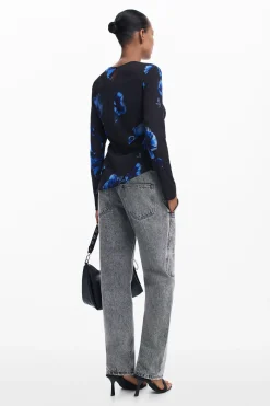Asymmetric T-shirt