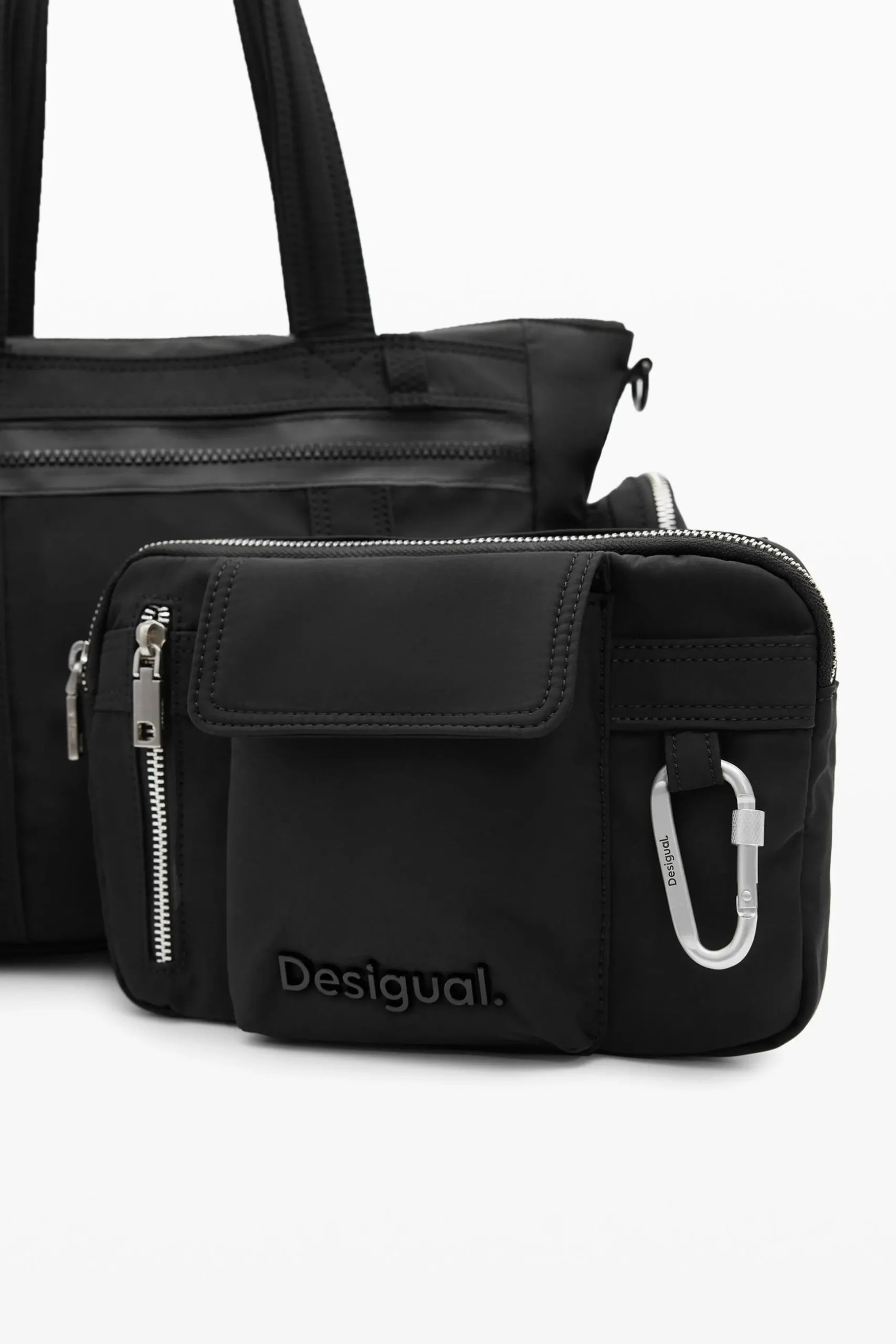Bag with large handles and zipper