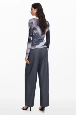 Car print T-shirt
