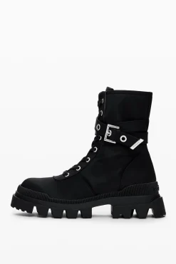 Combat boot