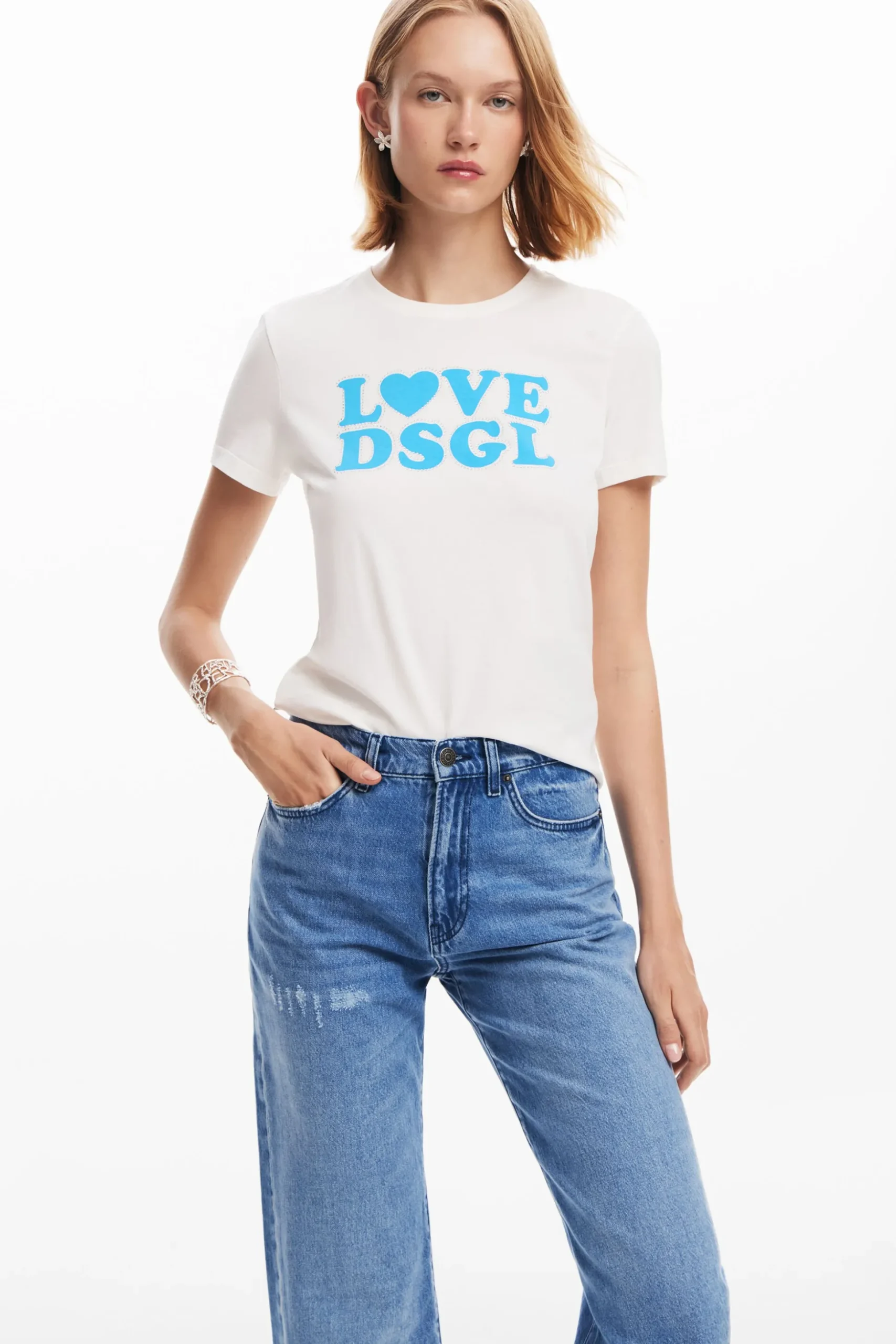 Denim with daisy illustration