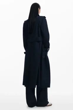 Detachable trench coat
