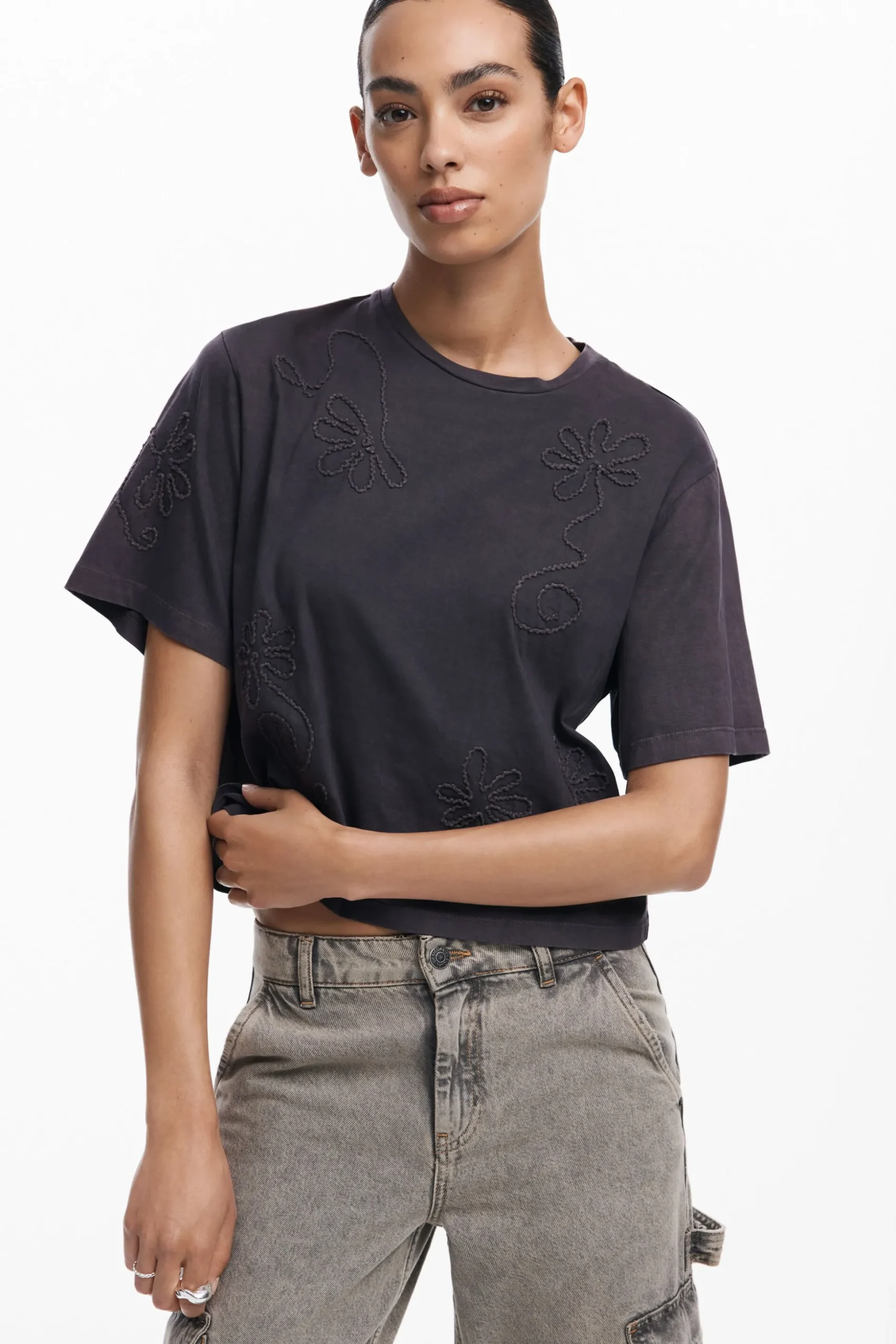 Embroidered flower T-shirt