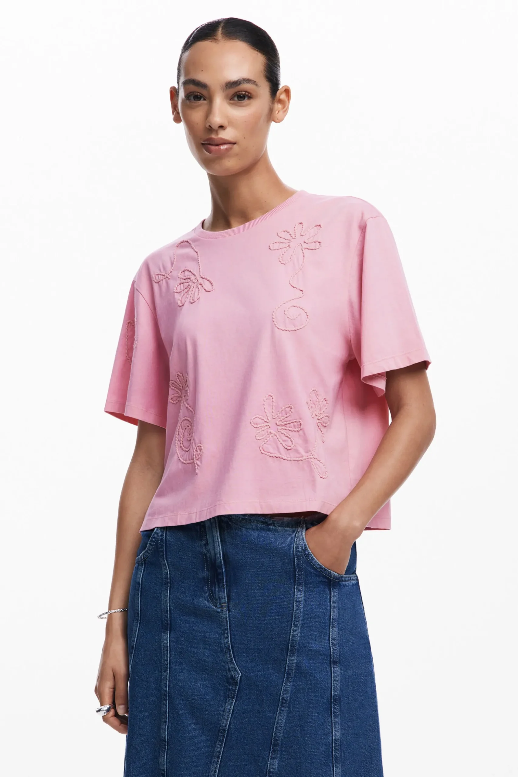 Embroidered flower T-shirt