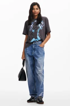 Face illustration T-shirt