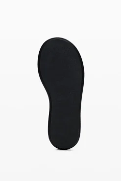 Flat rope sandals