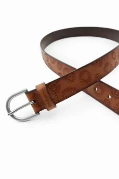 Geometric leather belt