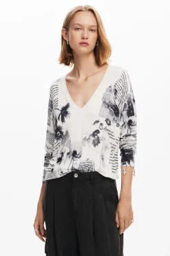 Knitted sweater with text print
