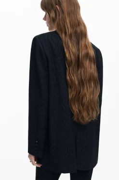 Laser-cut blazer