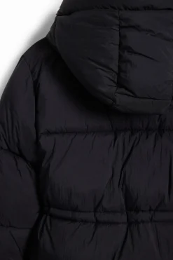 Long coat, large hood, pockets