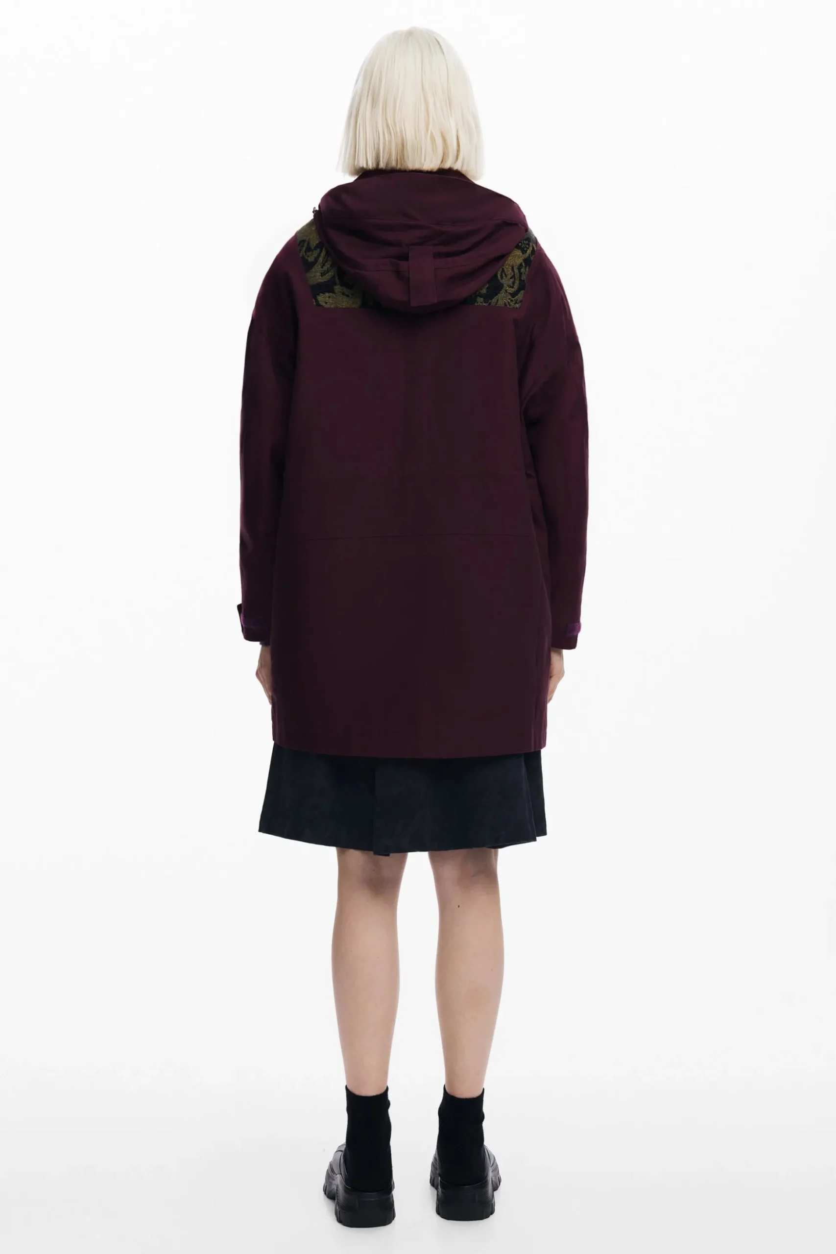Long jacket with patches