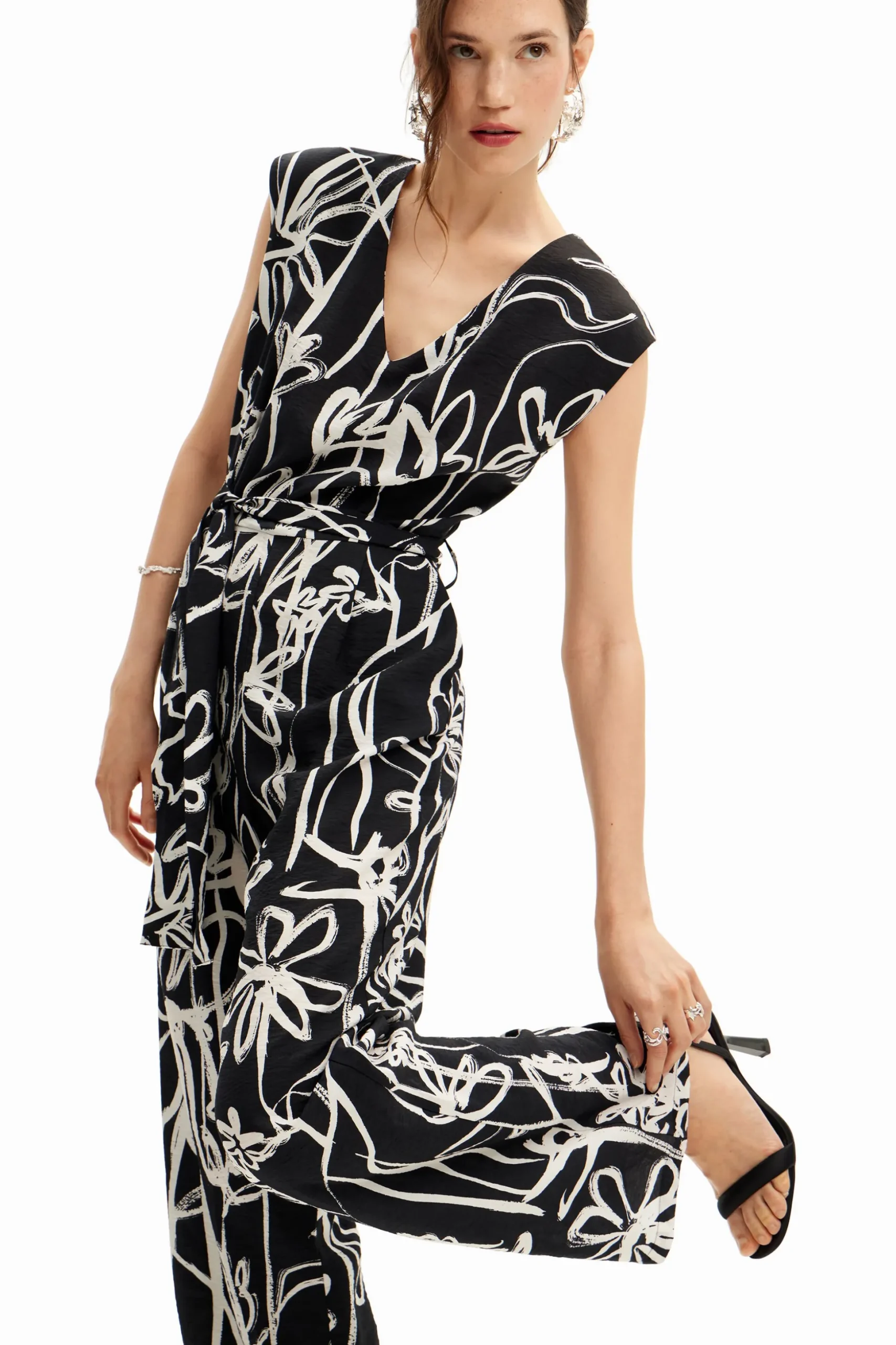 Long jumpsuit with illustrated flowers