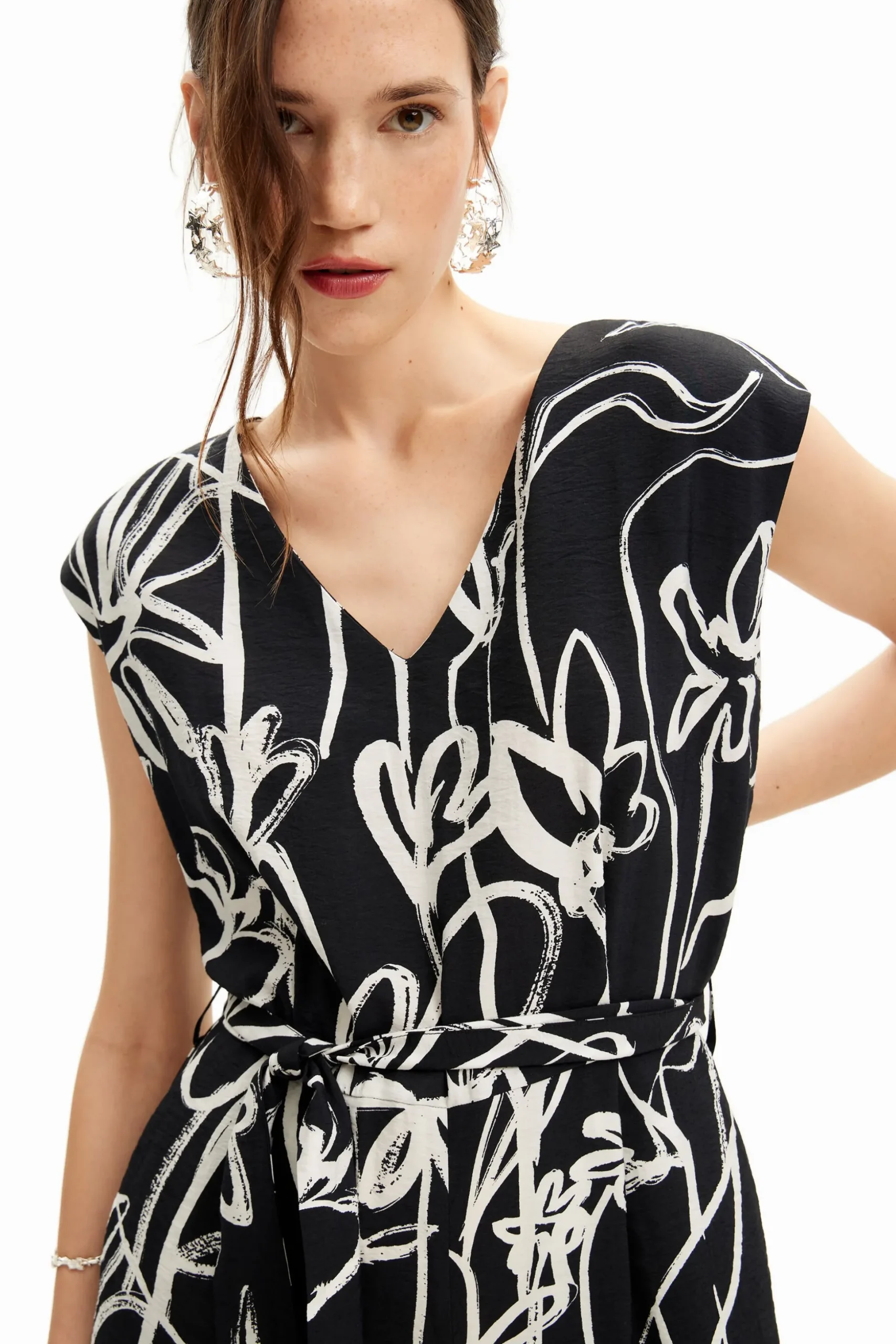 Long jumpsuit with illustrated flowers