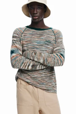 Long-sleeve T-shirt