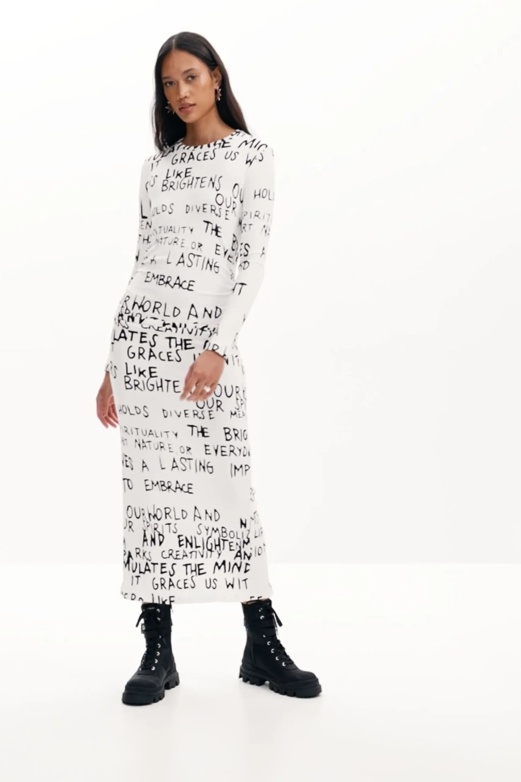 Midi dress with phrase
