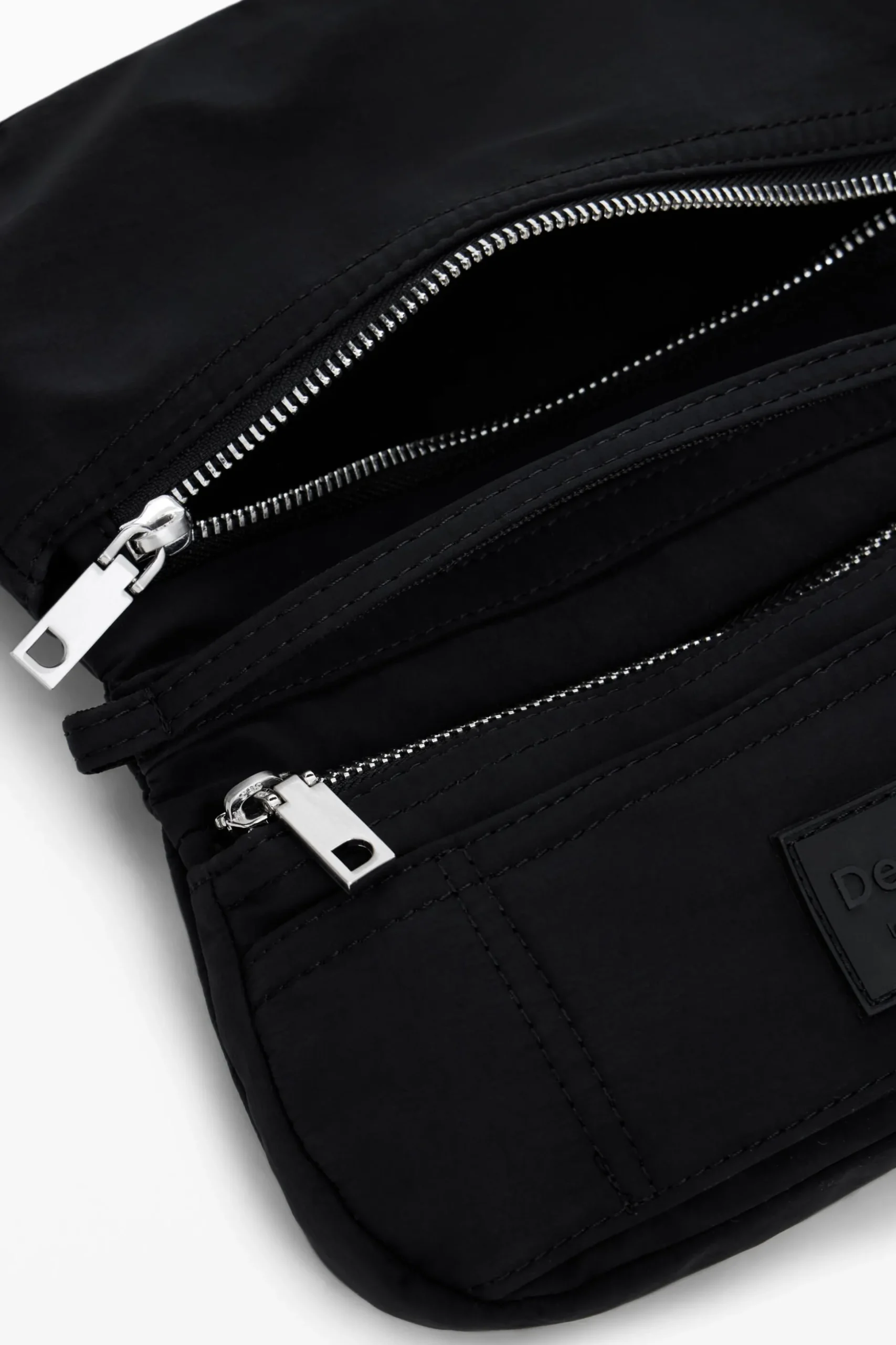 Multi-pocket crossbody bag with modules