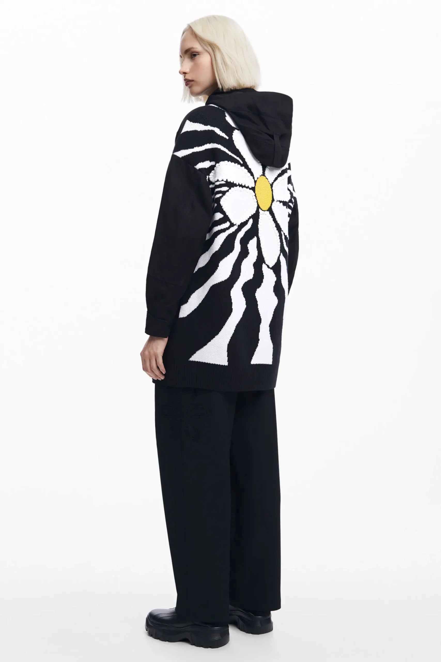 Multi-pocket lined parka