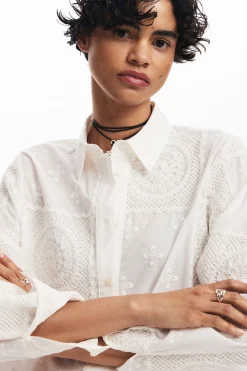 Plain shirt with embroidery