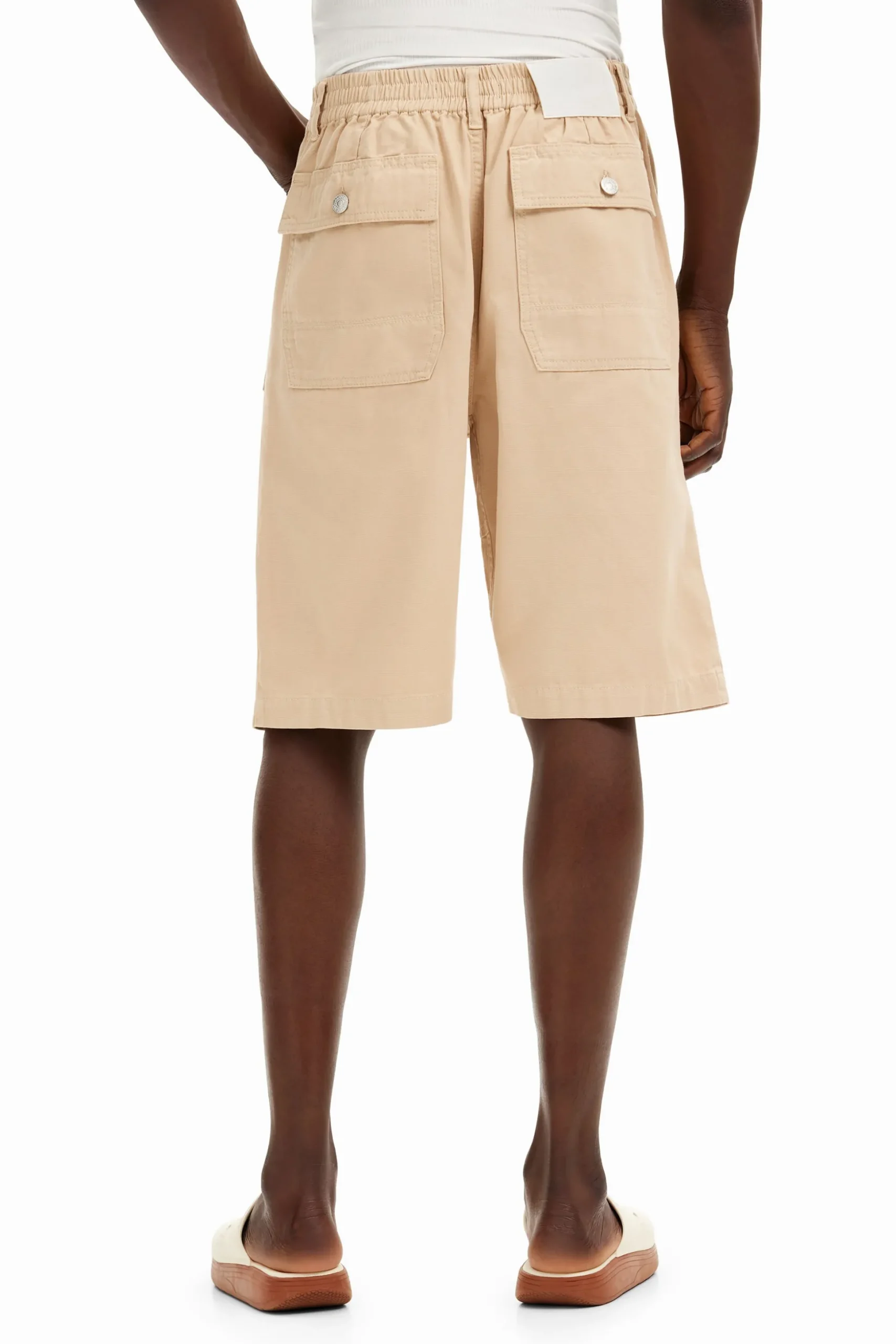 Plain shorts with pockets