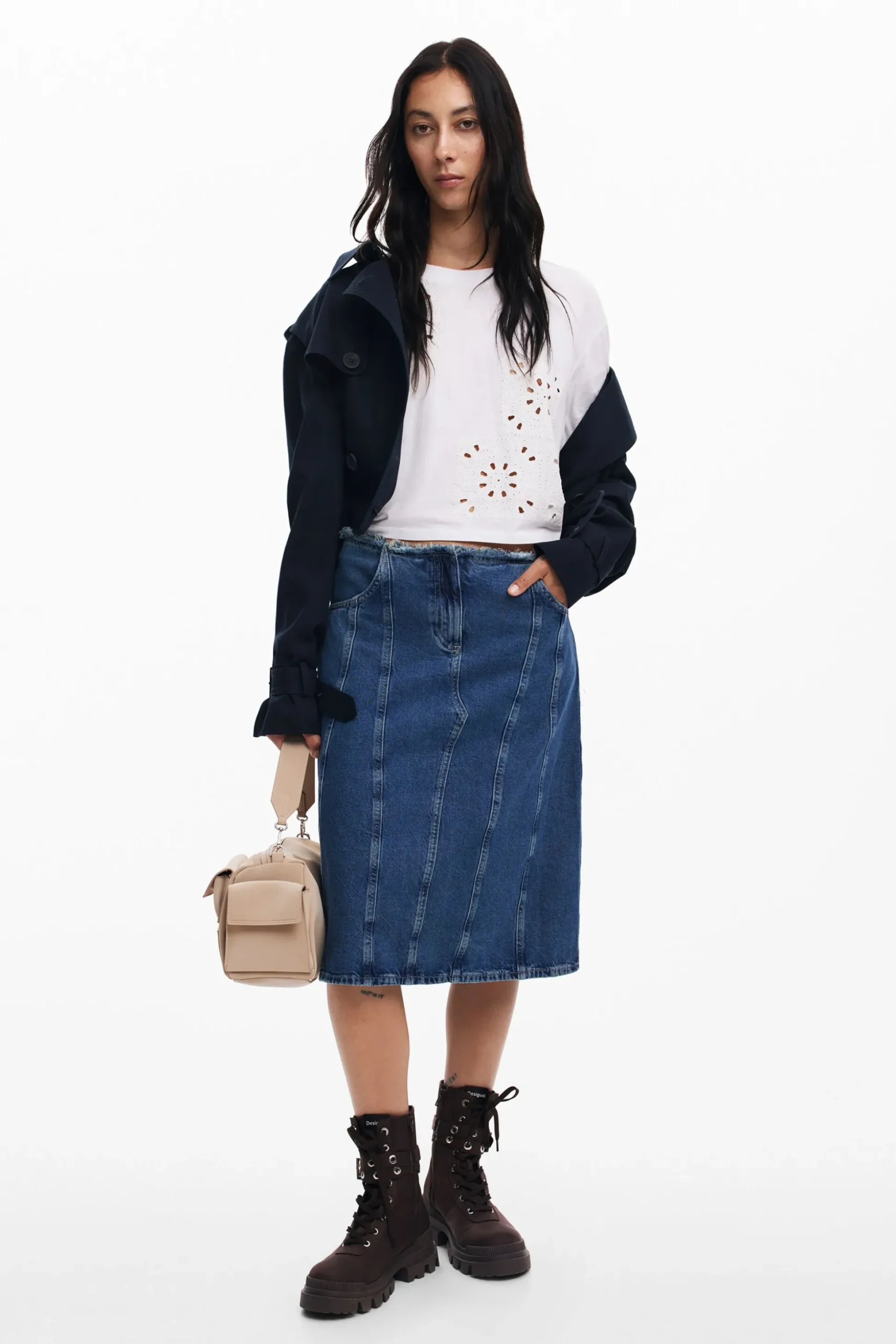 Plain T-shirt details