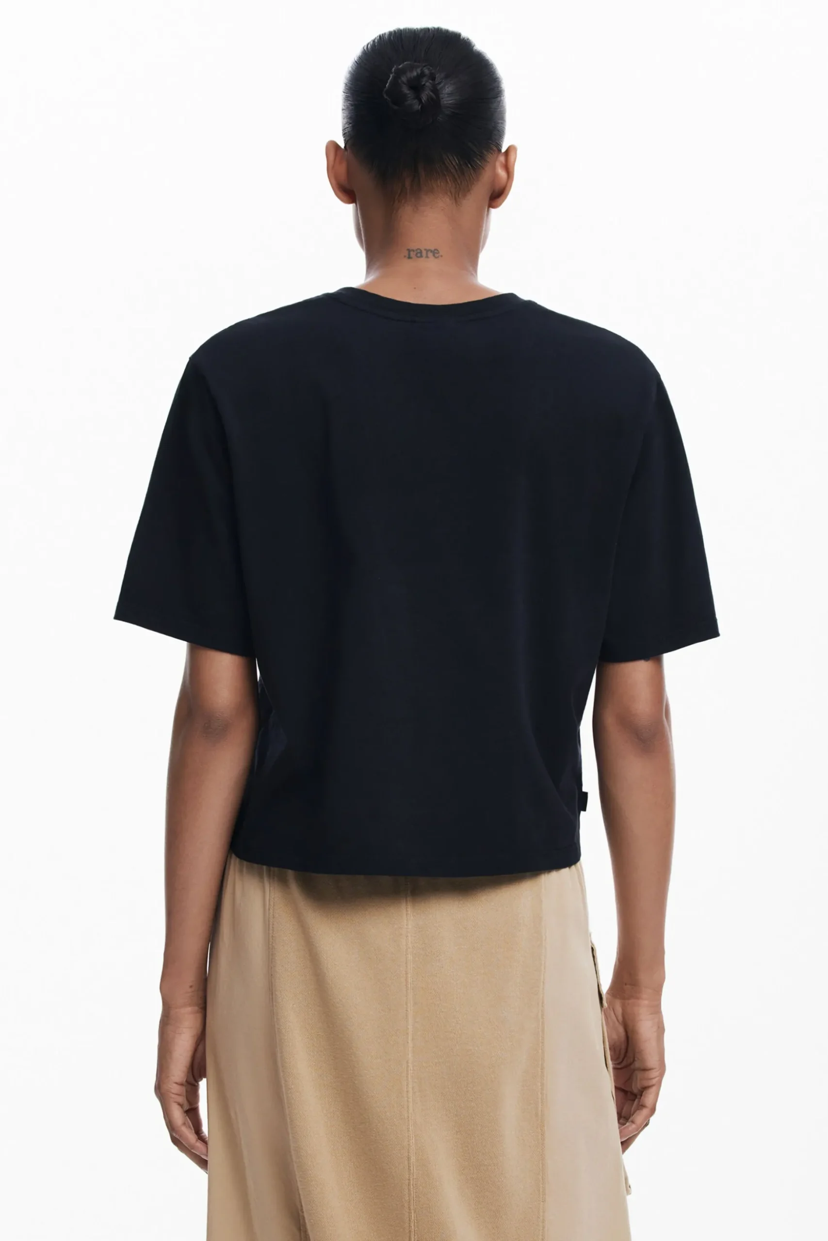 Plain T-shirt details