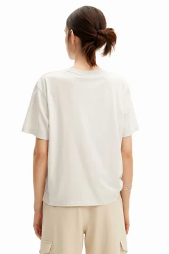 Plain T-shirt illustration