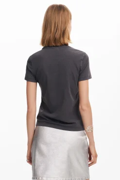 Plain T-shirt text