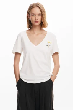 Plain T-shirt with message