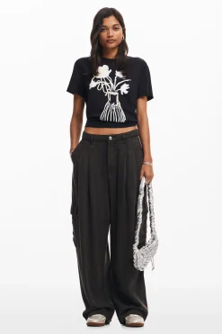 Plain vase T-shirt