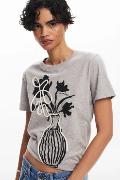 Plain vase T-shirt