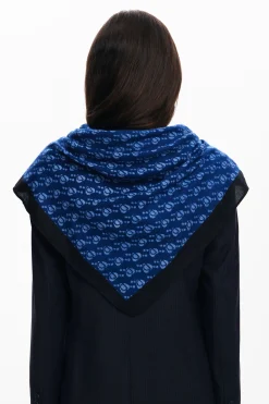 Rectangular scarf with Desigual logo