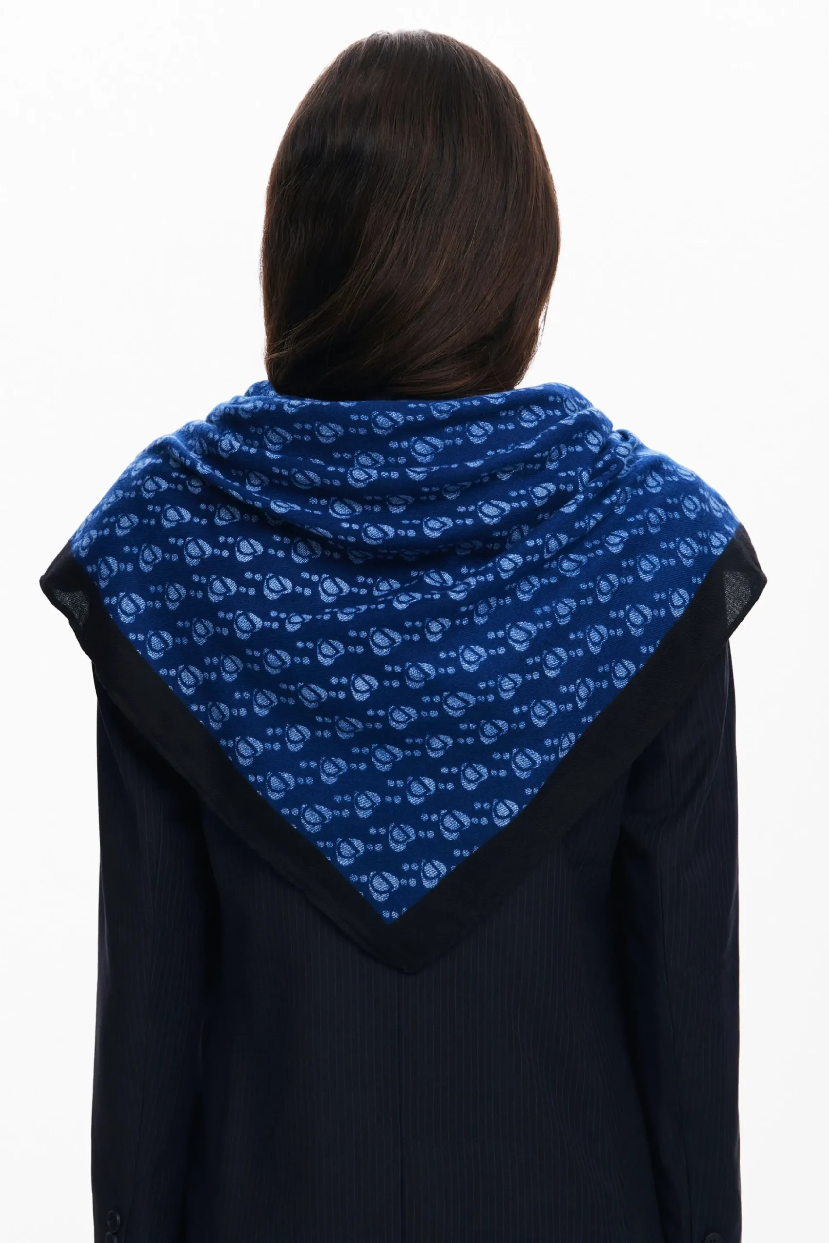 Rectangular scarf with Desigual logo