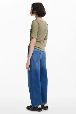 Ruched neckline T-shirt