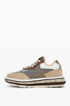 Runner patch sneakers
