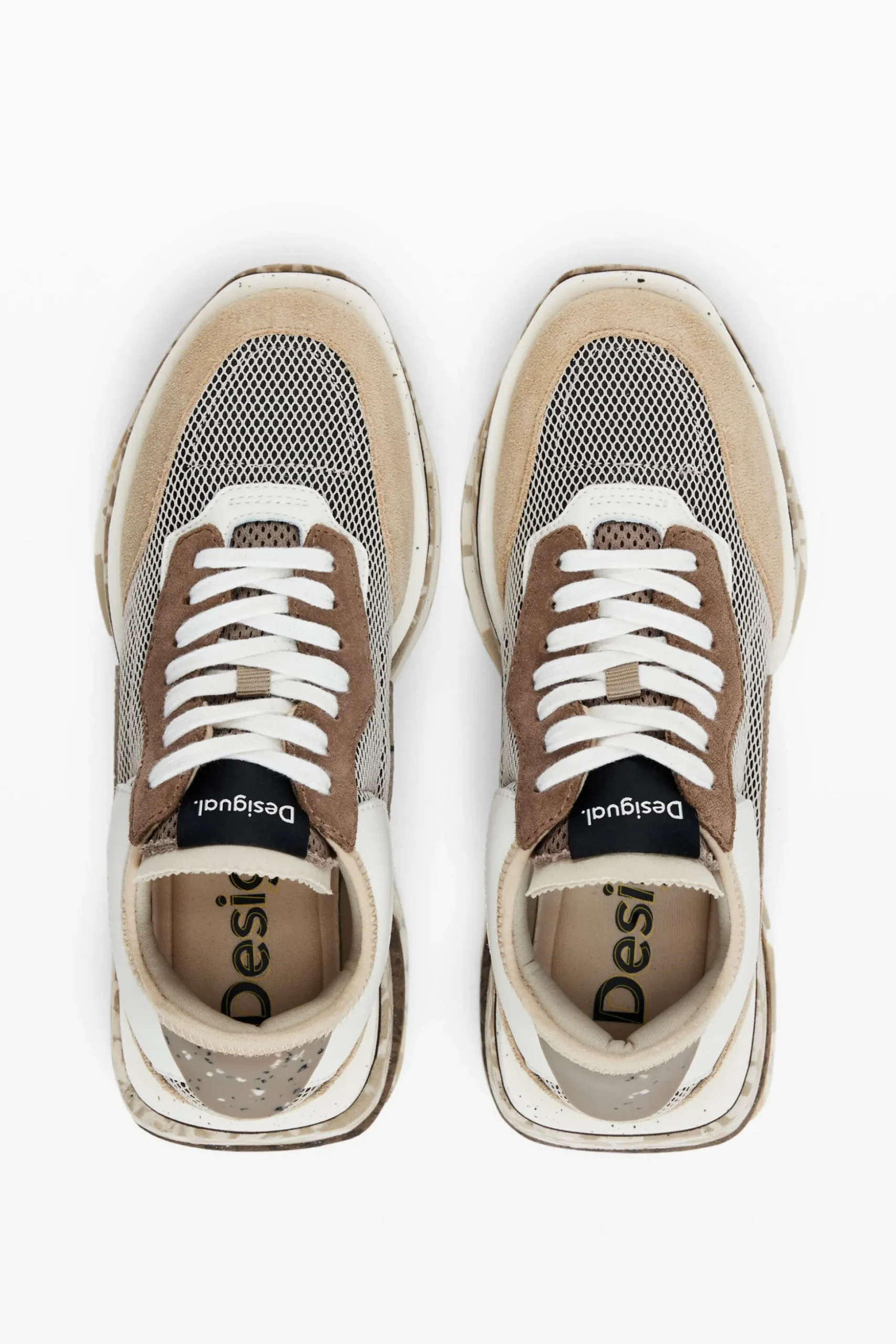 Runner patch sneakers
