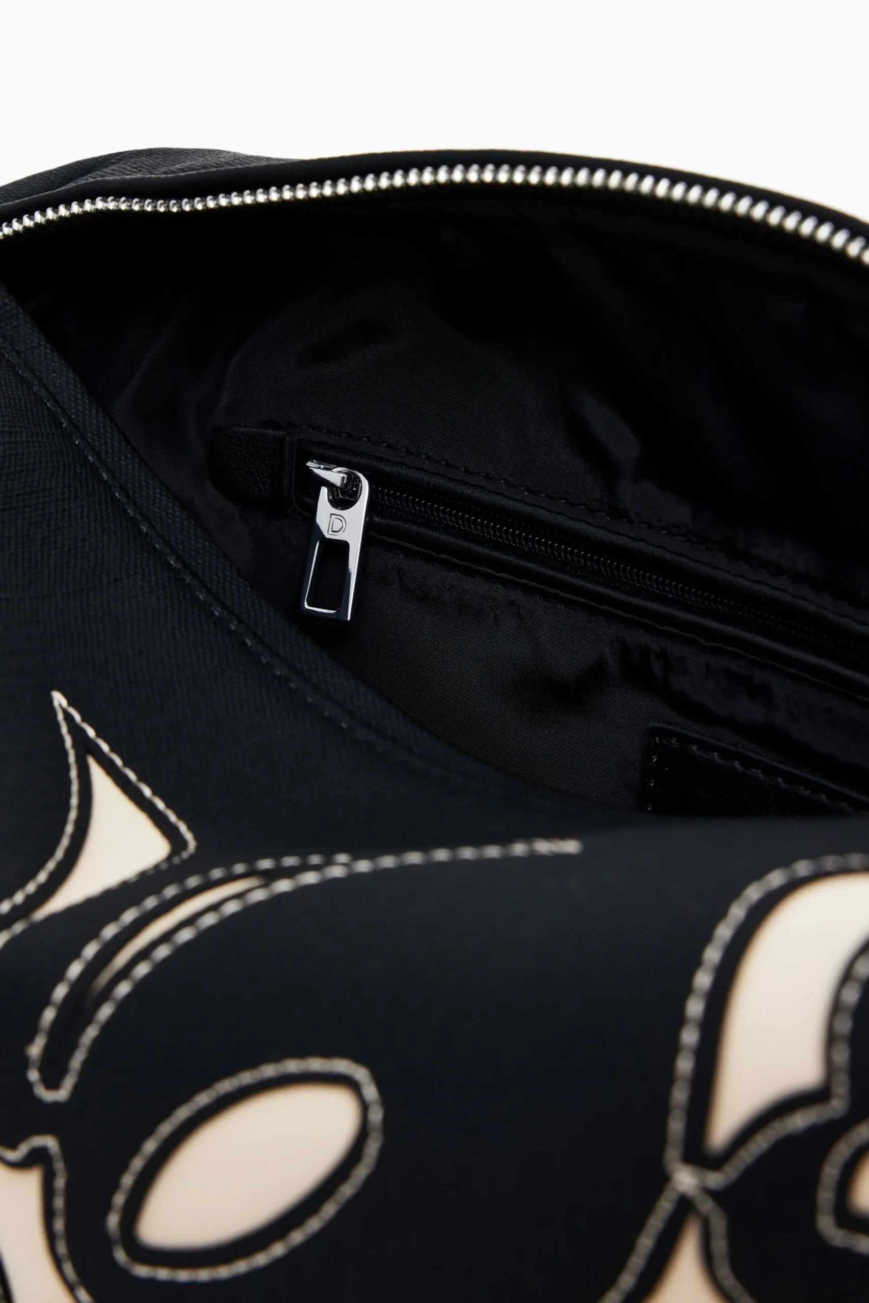 S bag with flowers