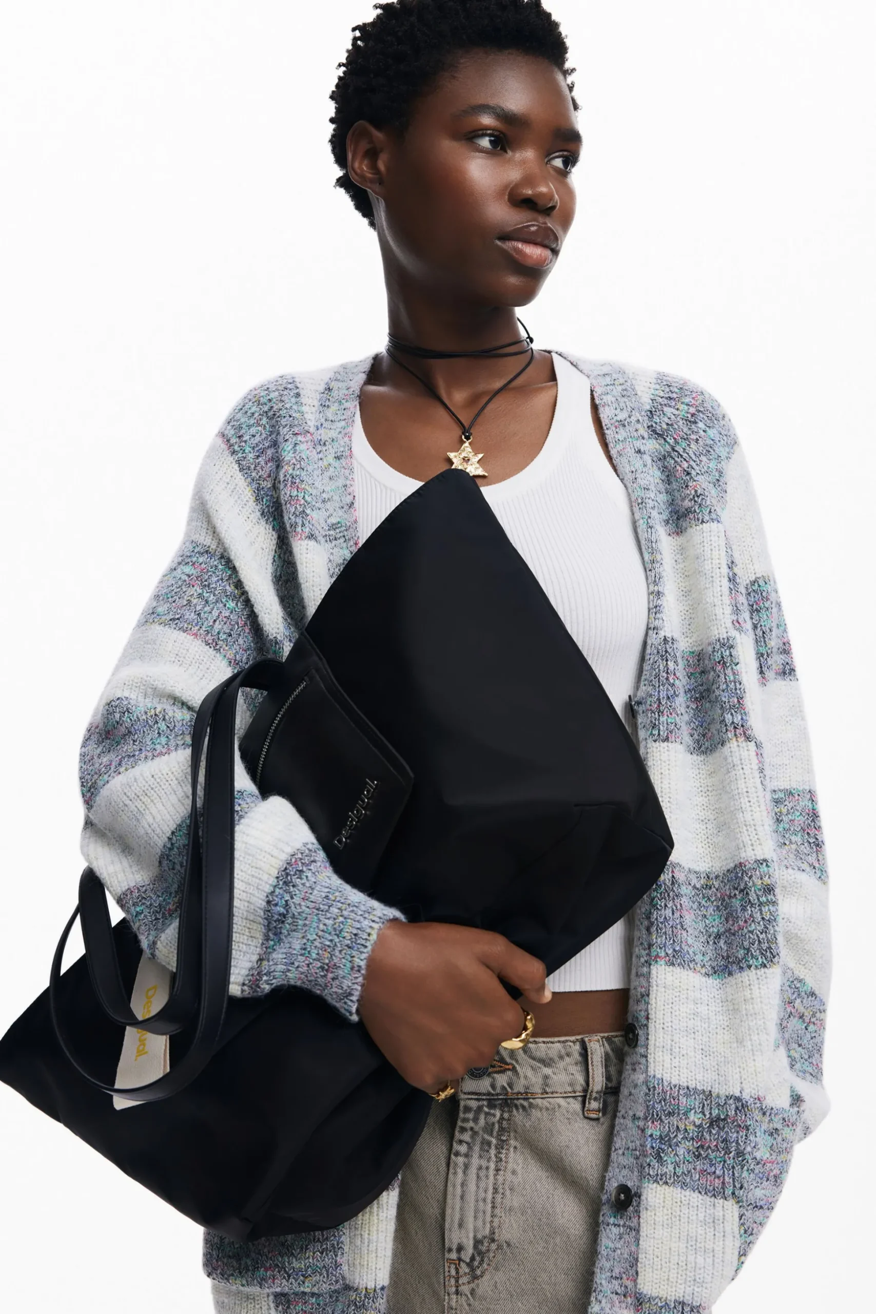 Shopper bag with pocket