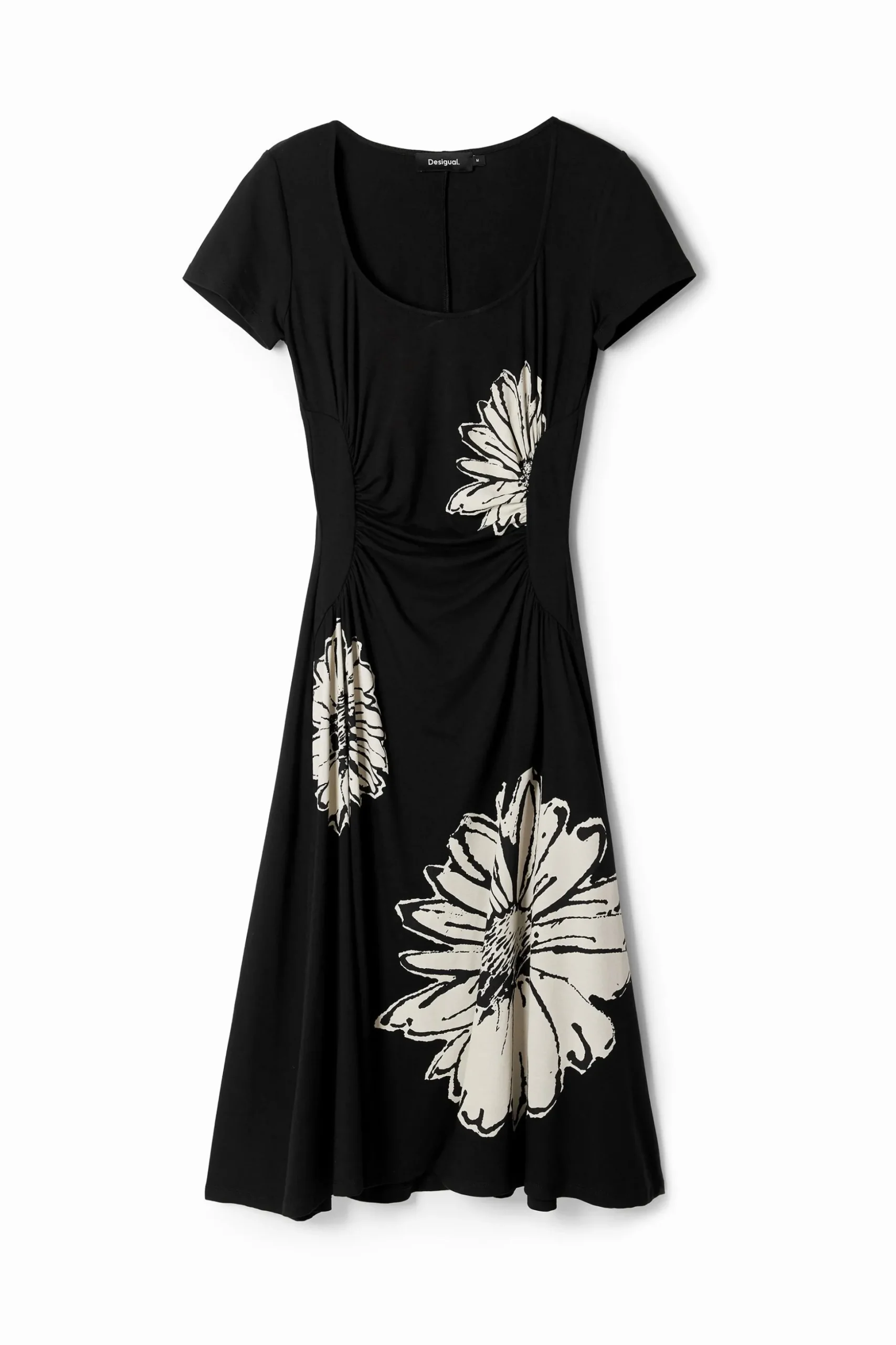 Short-sleeved midi dress with neckline and daisies.