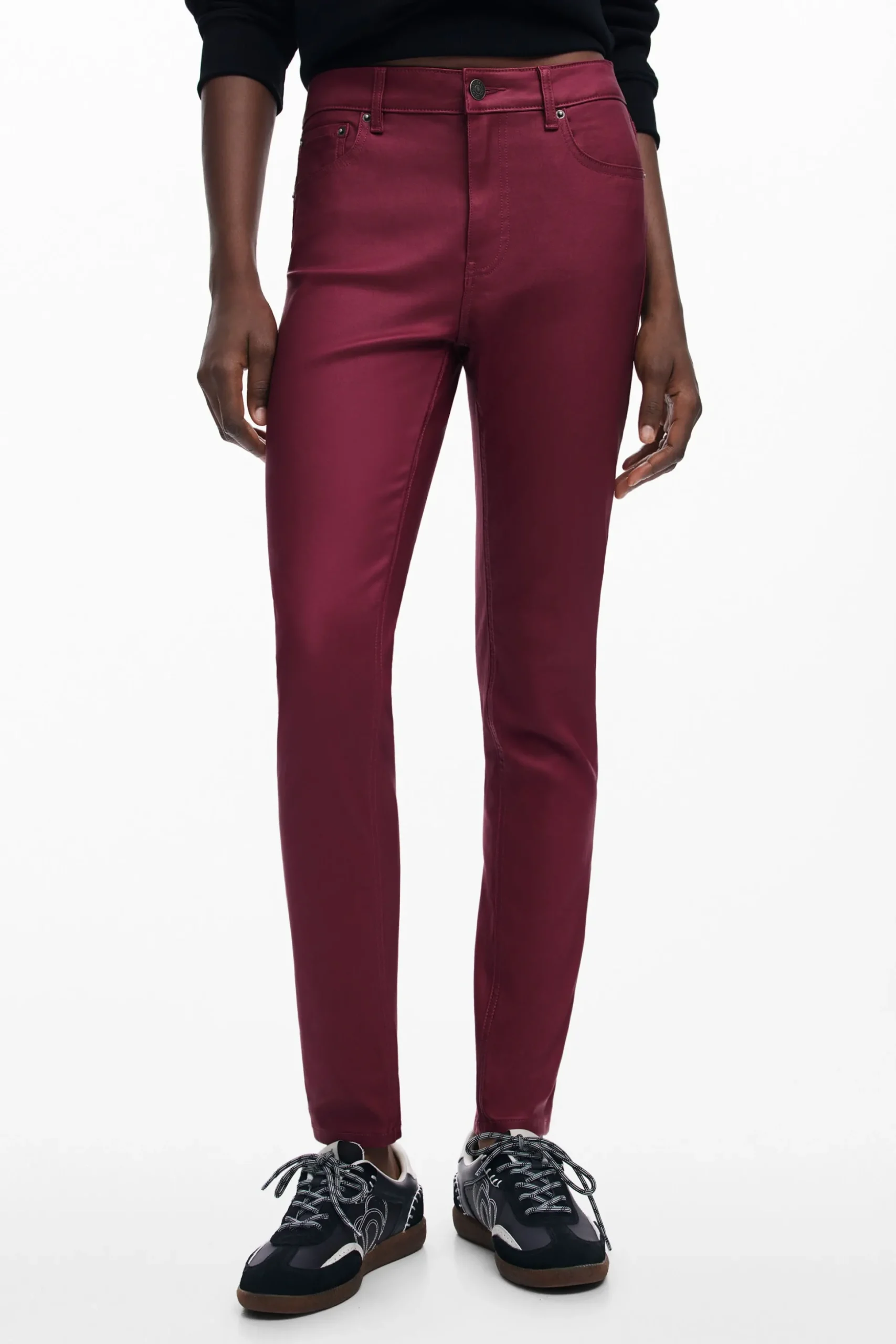 Slim pants