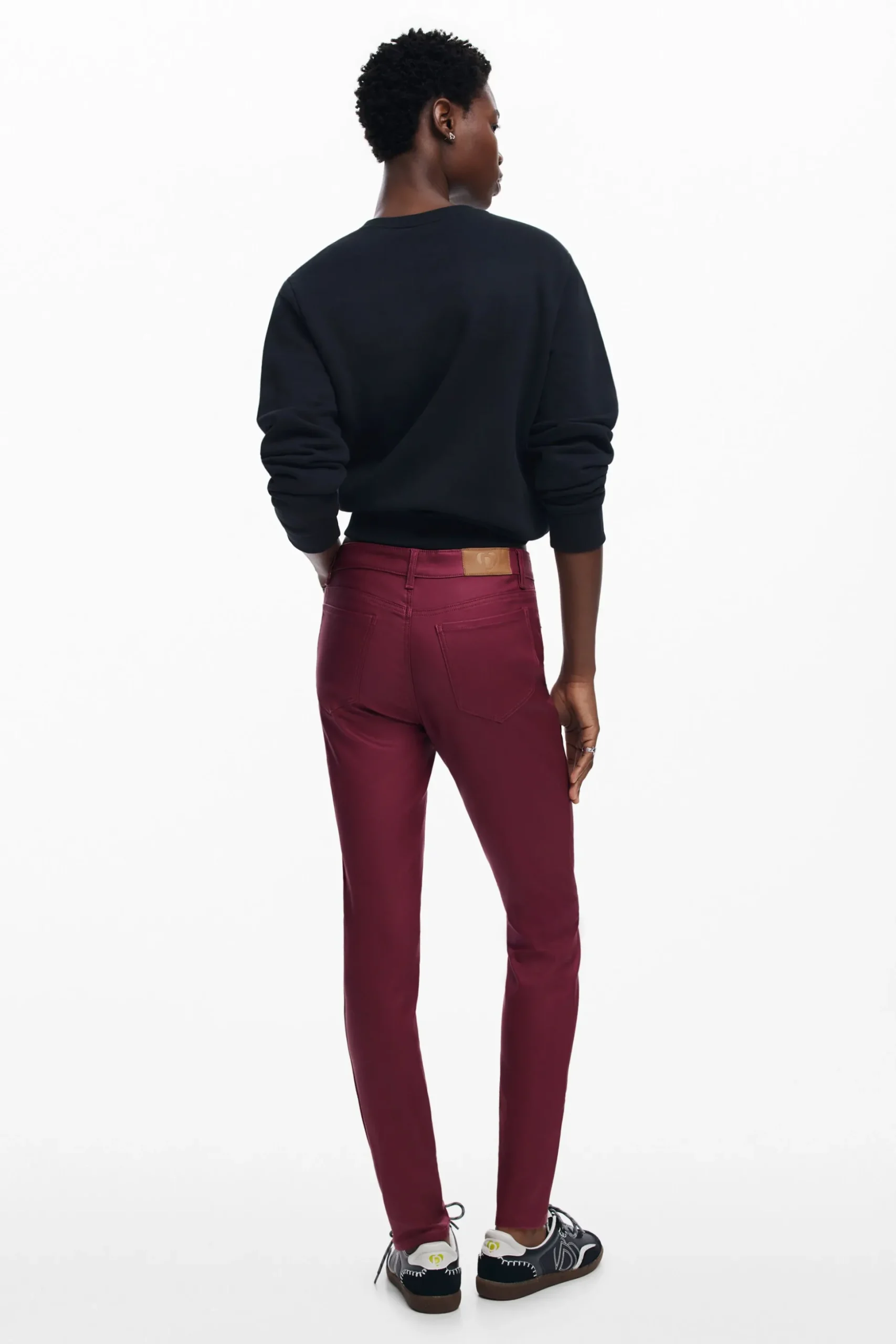 Slim pants