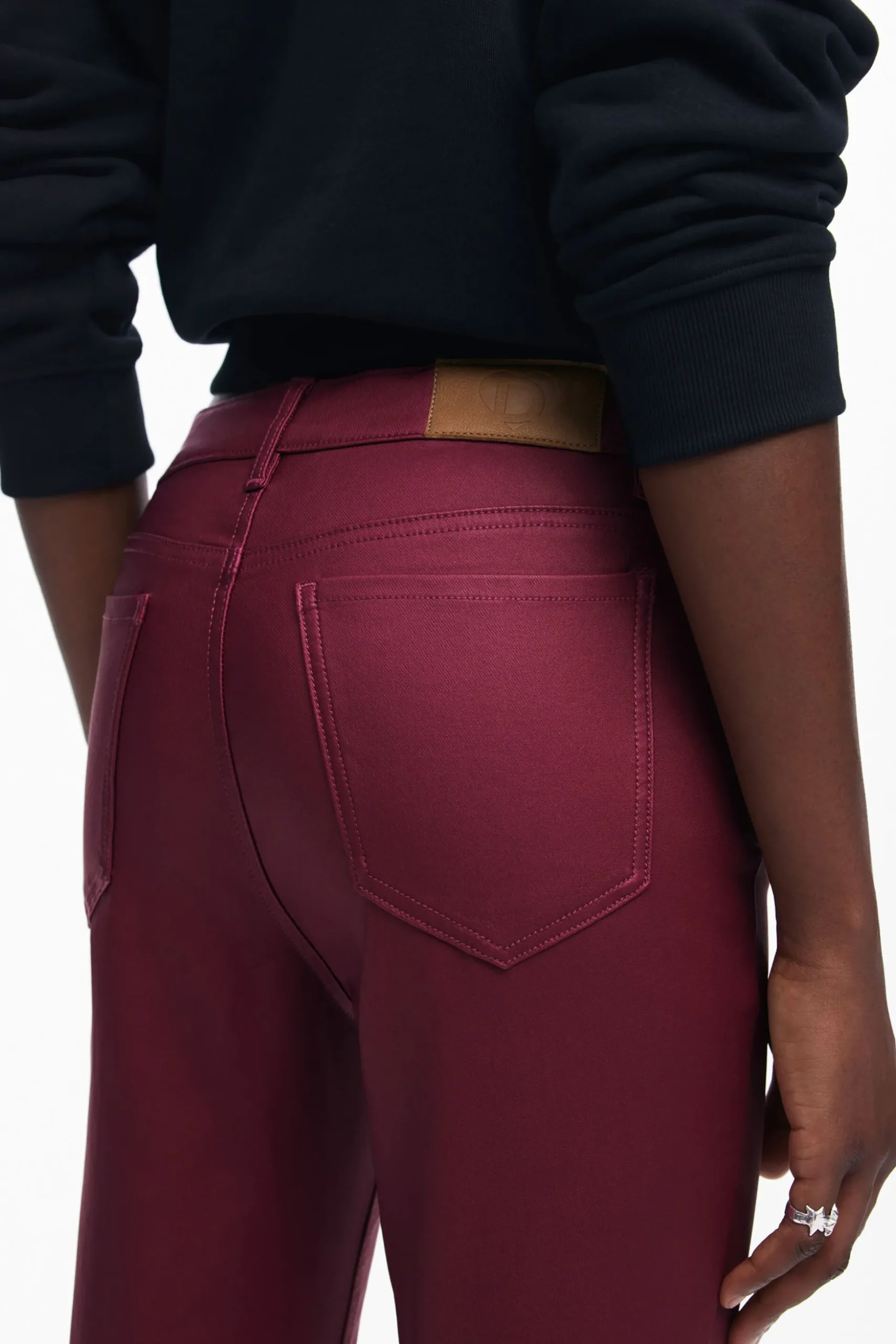 Slim pants