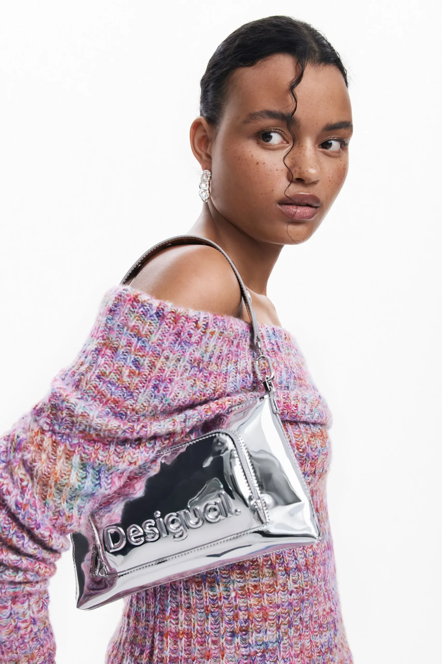 Sling bag with S logo
