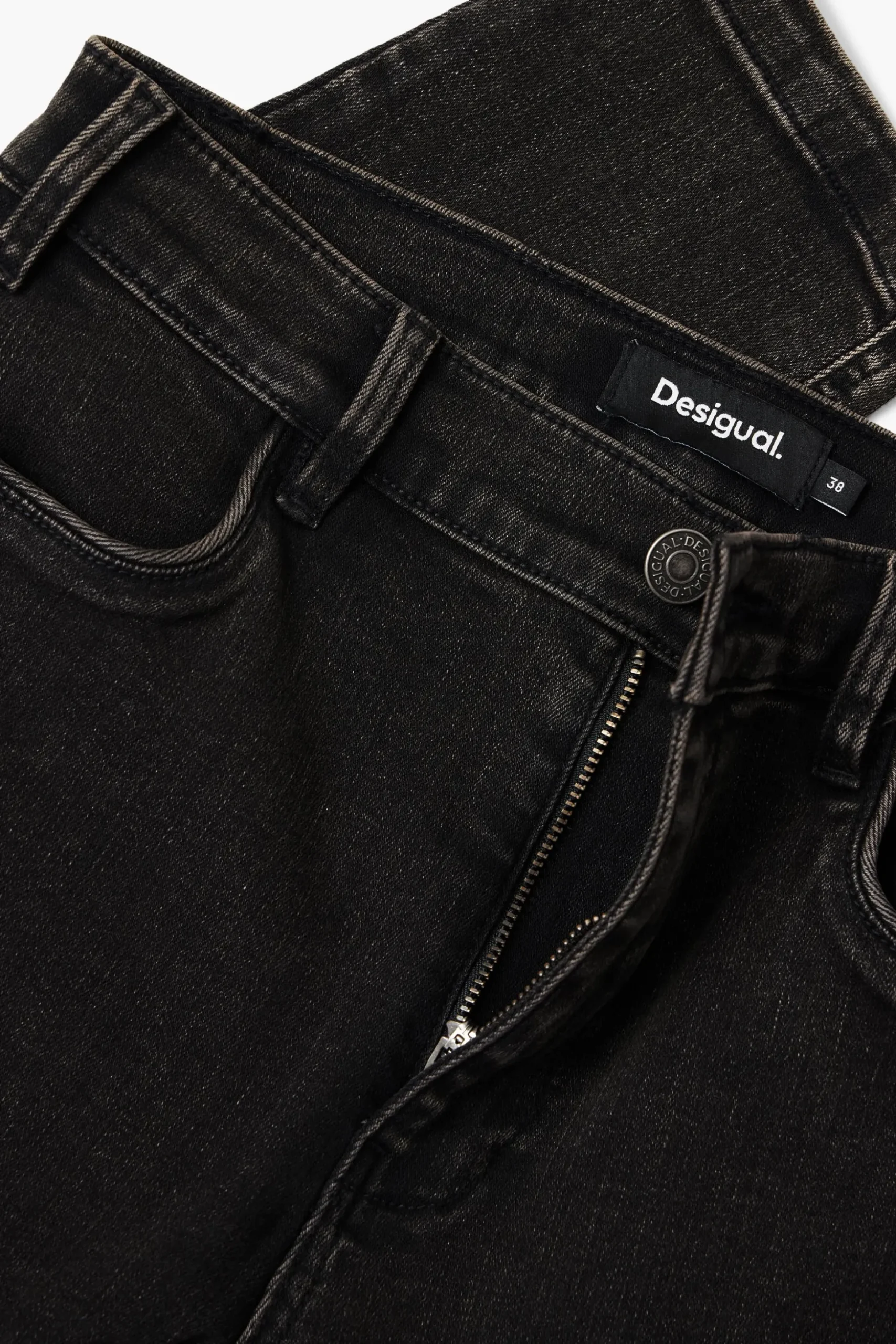 Straight cargo jeans
