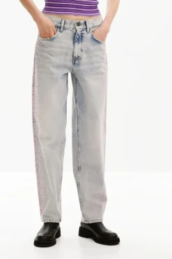 Straight jeans with rhinestones