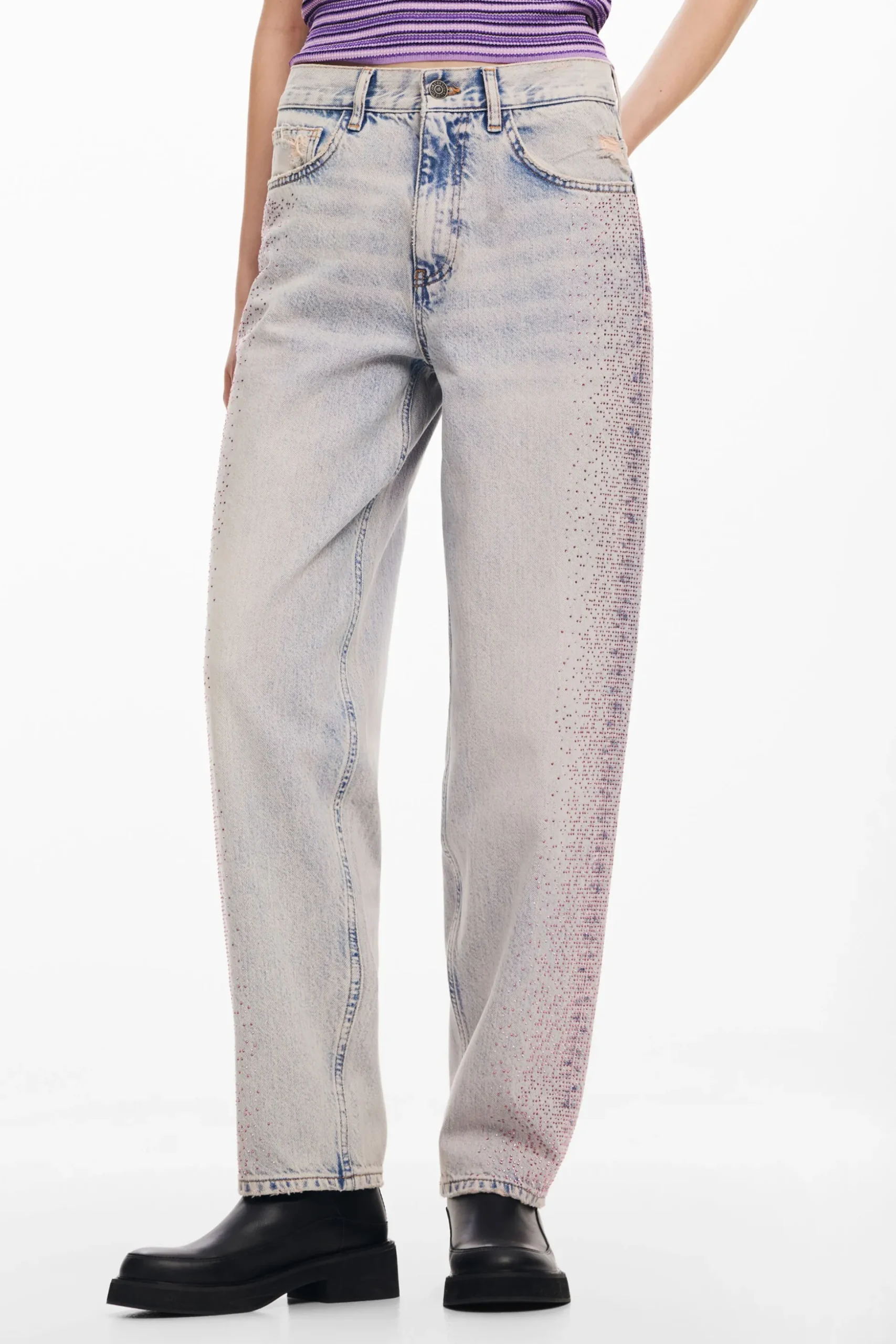 Straight jeans with rhinestones