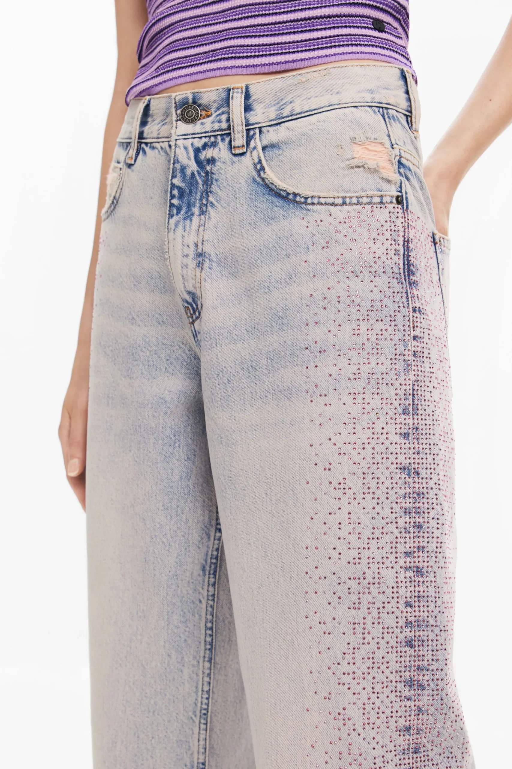 Straight jeans with rhinestones