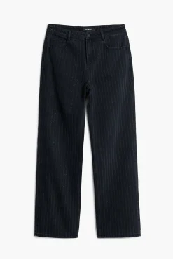 Straight jeans with topstitching