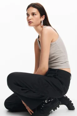 Straight long pants