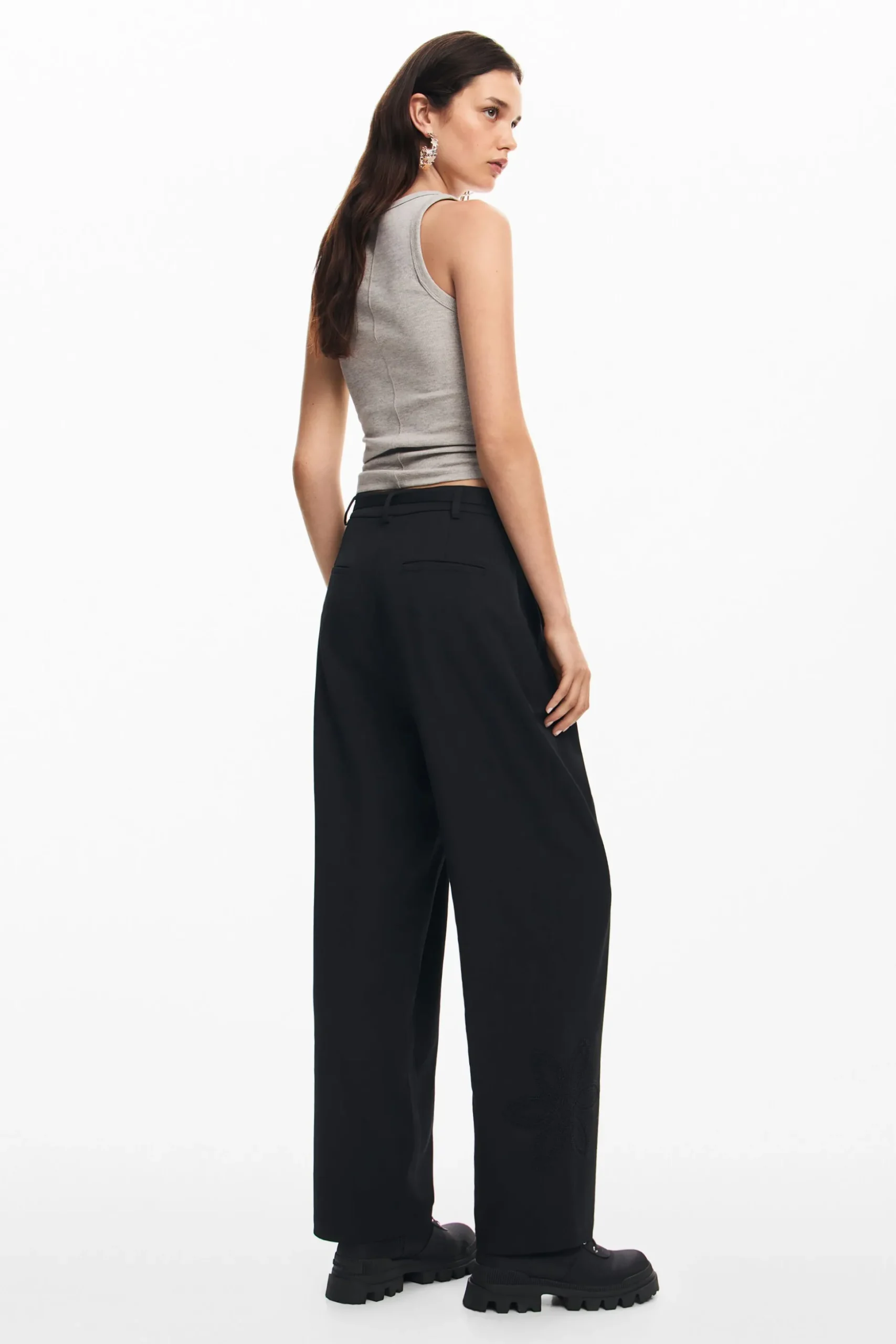 Straight long pants