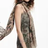 Tapestry scarf